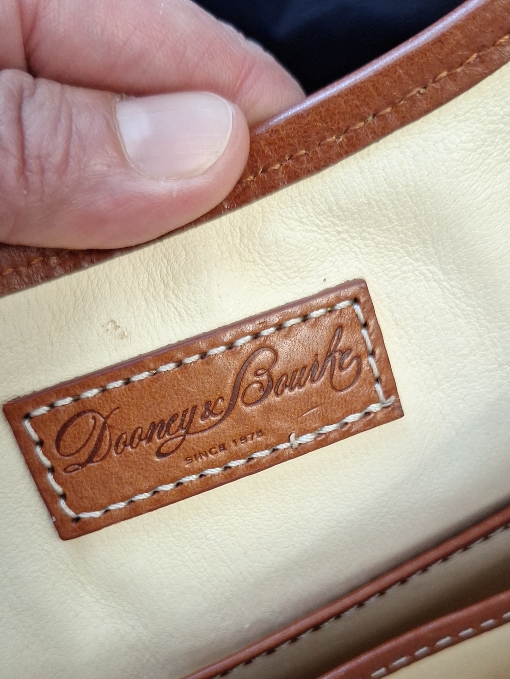 Dooney & Bourke Florentine Toscana Smooth Leather Hobo Bag Large Size - Picture 15 of 16